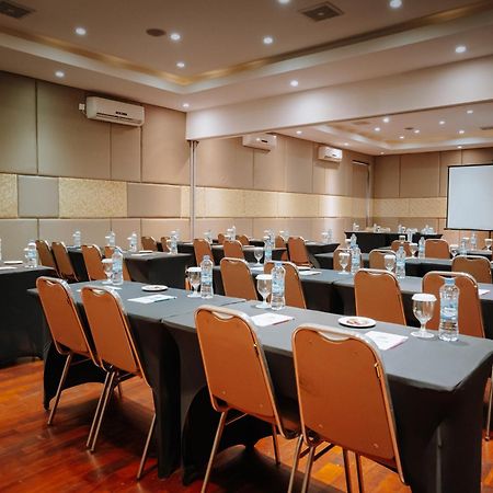 Praja Hotel Denpasar Kültér fotó