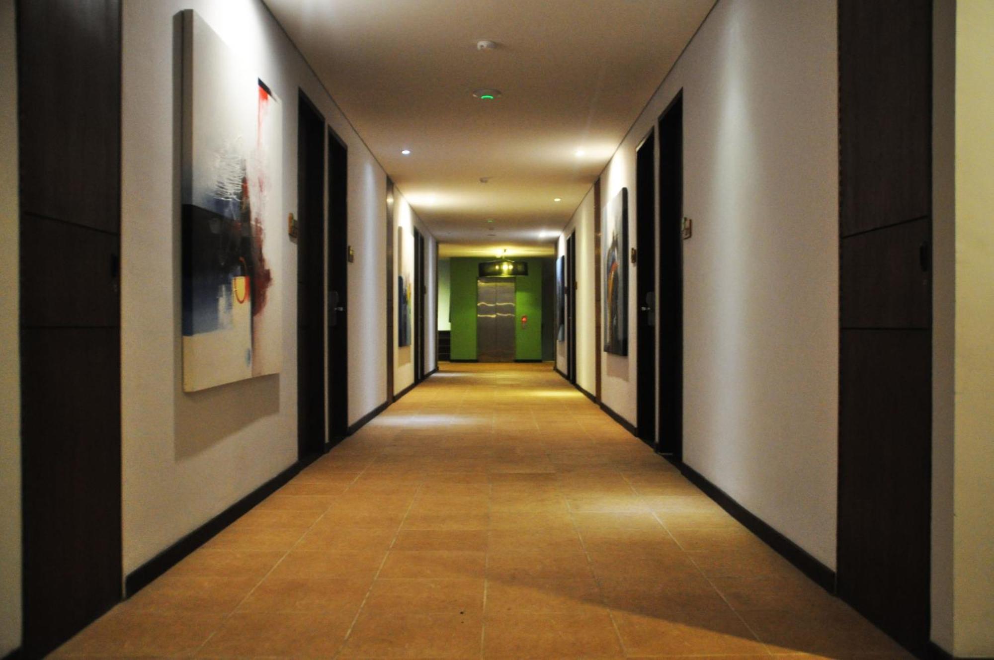 Praja Hotel Denpasar Kültér fotó