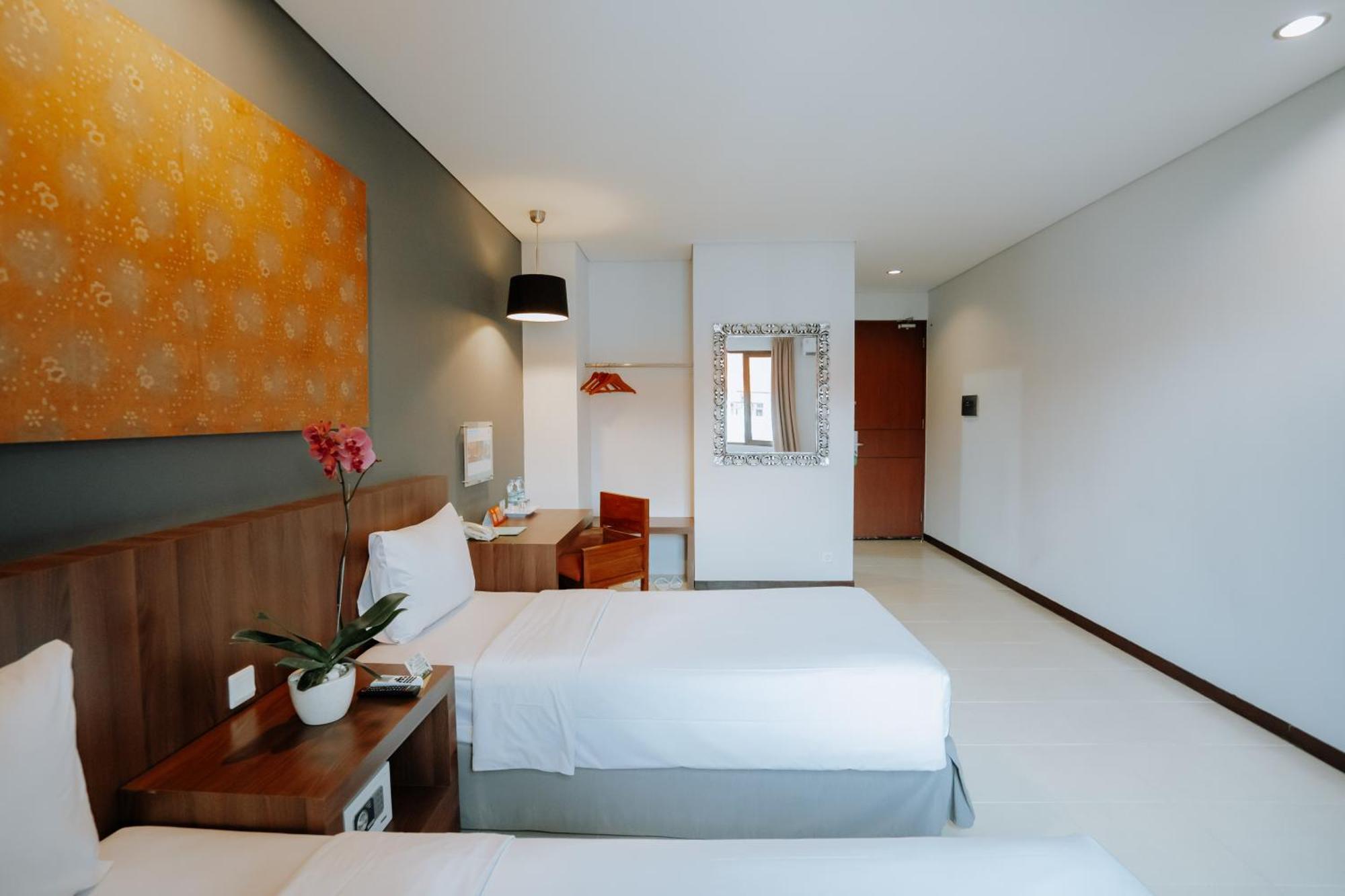 Praja Hotel Denpasar Kültér fotó
