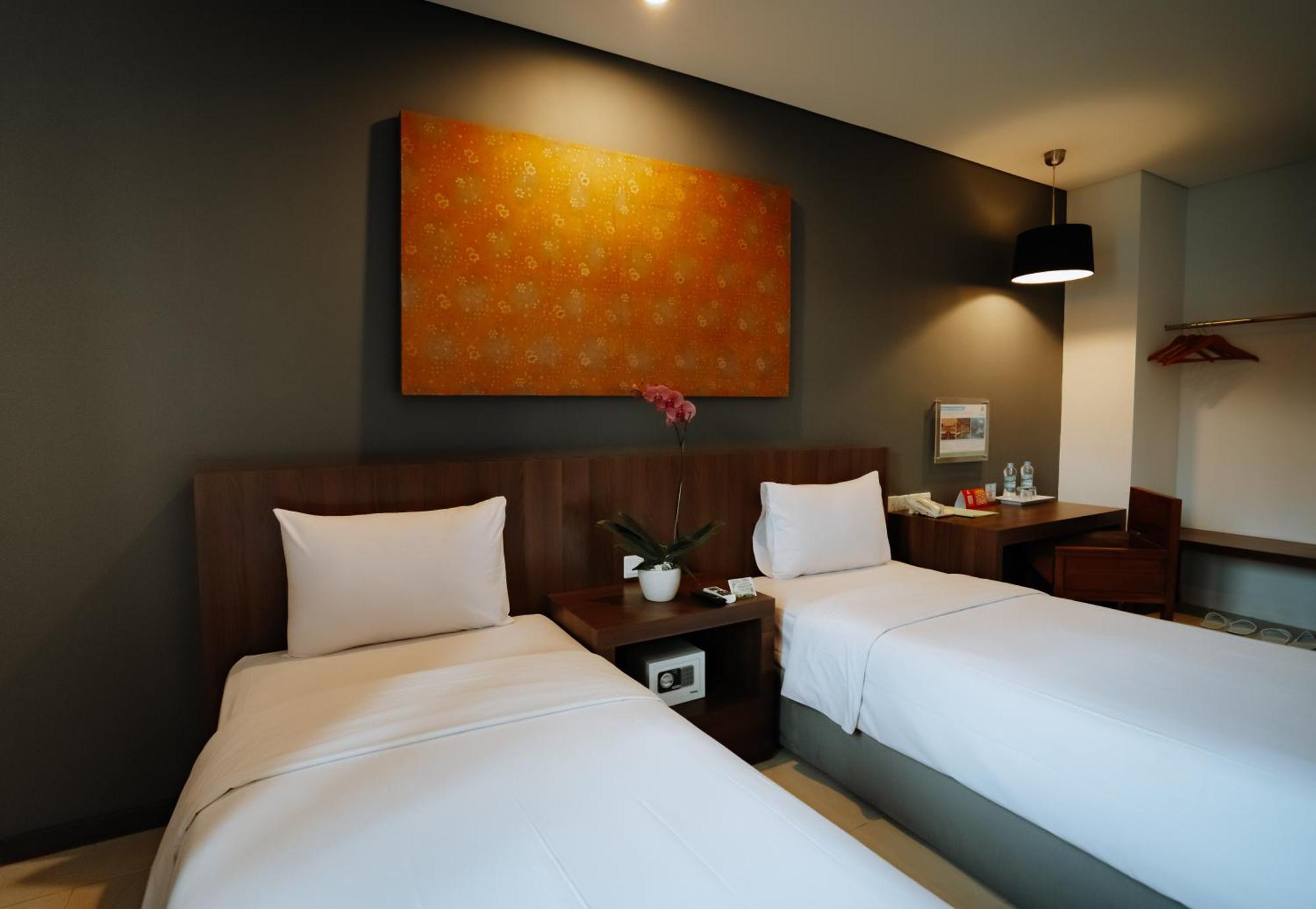 Praja Hotel Denpasar Kültér fotó
