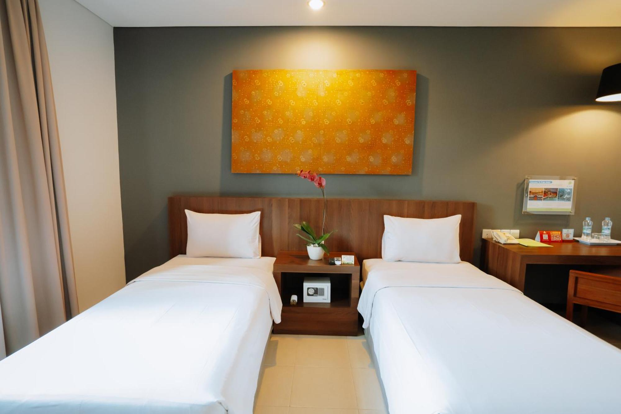Praja Hotel Denpasar Kültér fotó