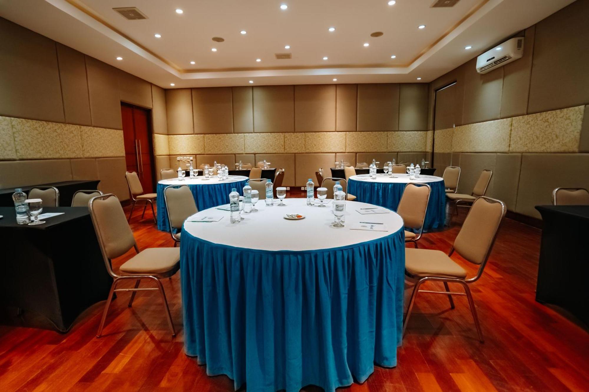 Praja Hotel Denpasar Kültér fotó