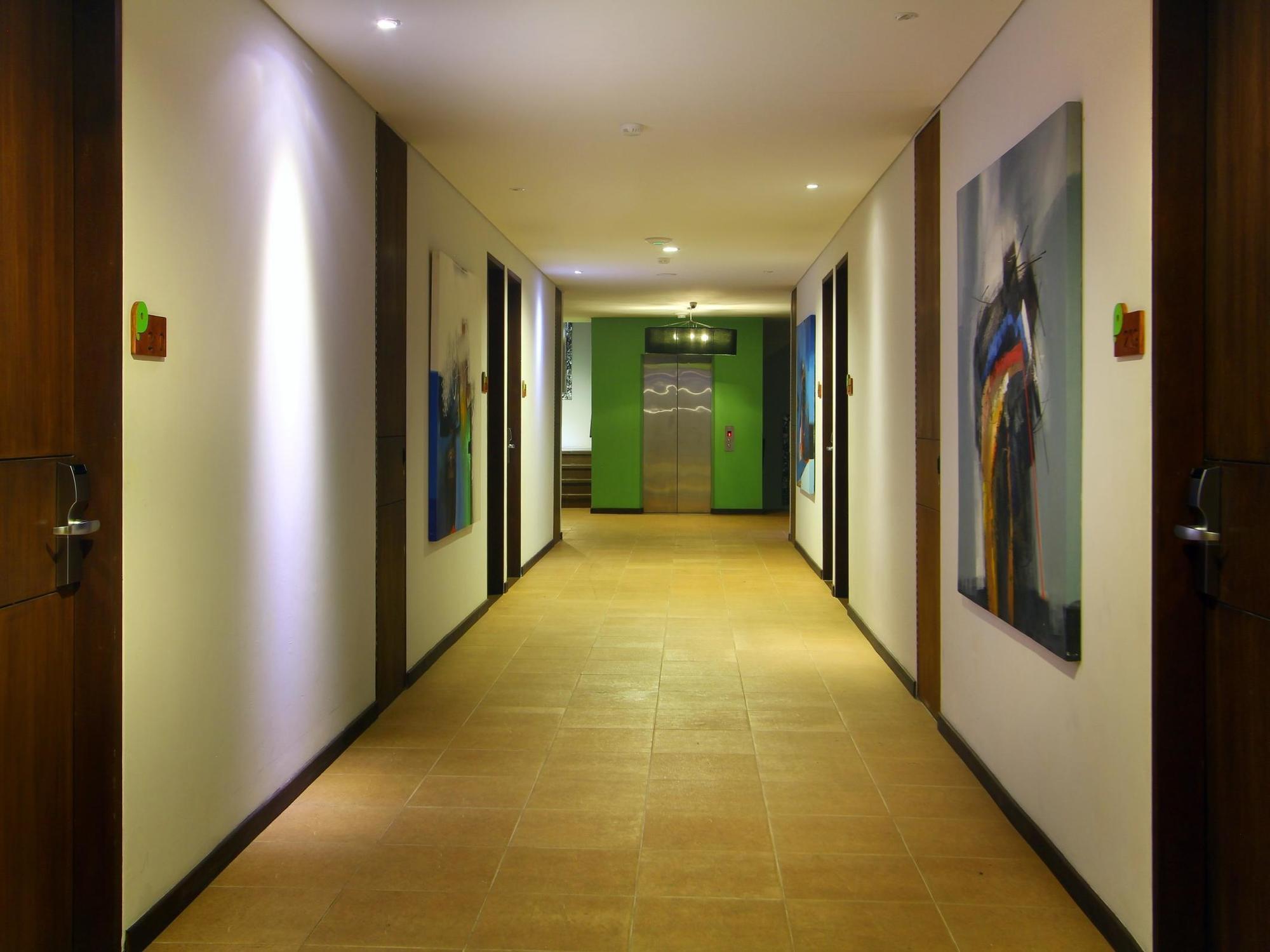 Praja Hotel Denpasar Kültér fotó
