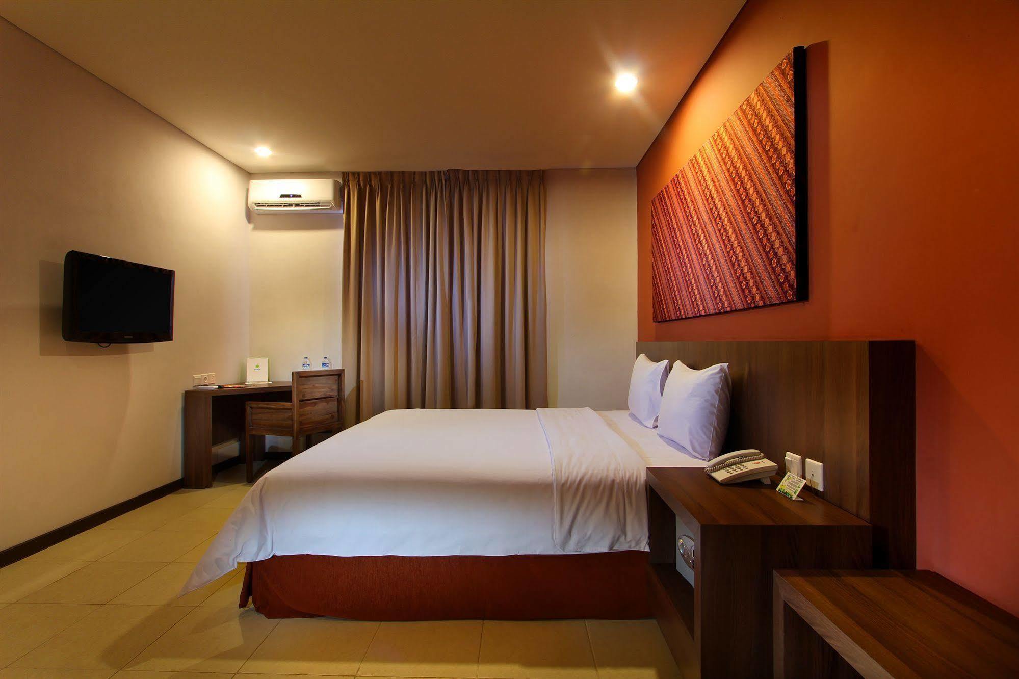 Praja Hotel Denpasar Kültér fotó