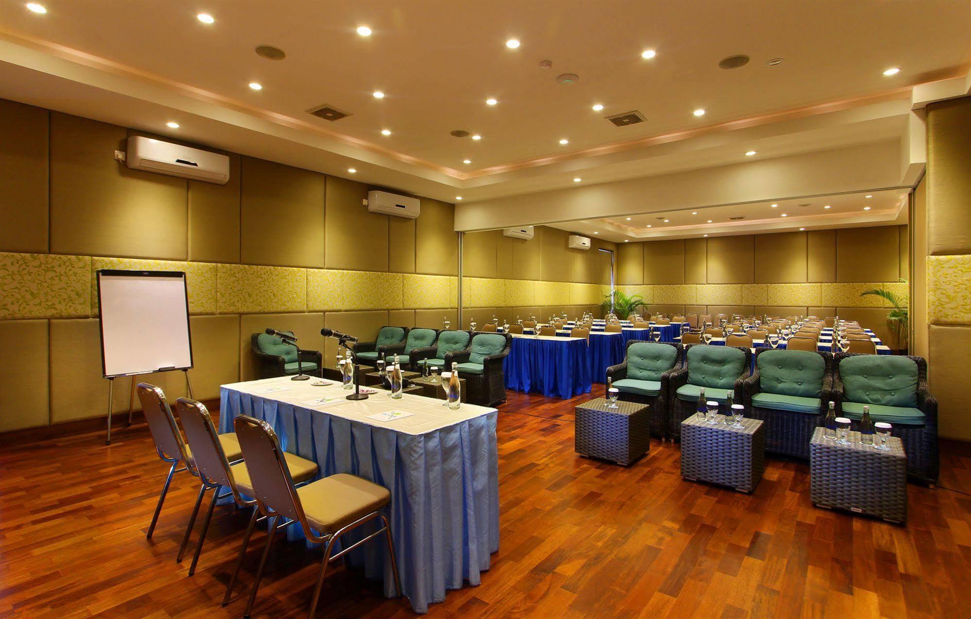 Praja Hotel Denpasar Kültér fotó