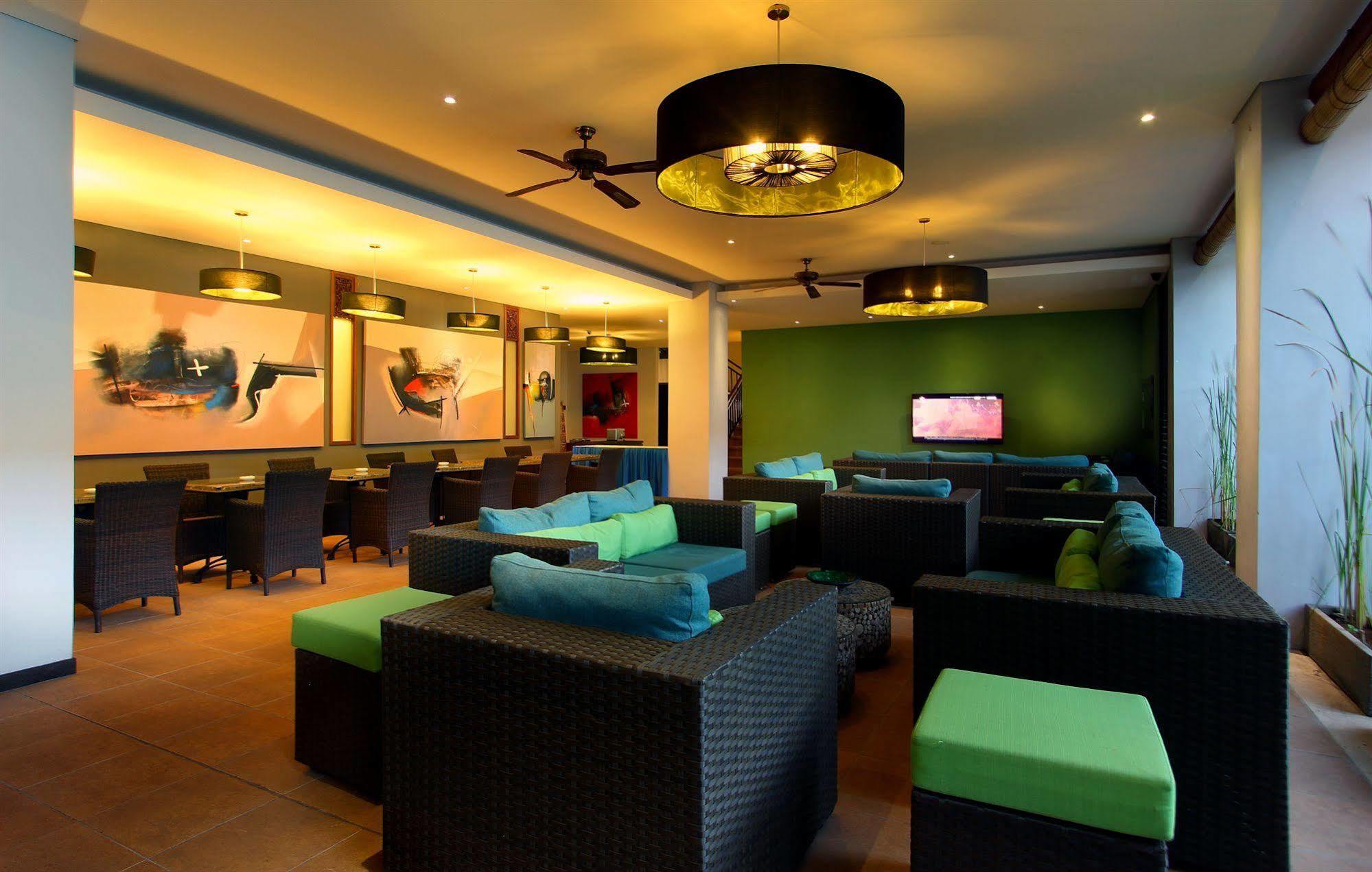 Praja Hotel Denpasar Kültér fotó