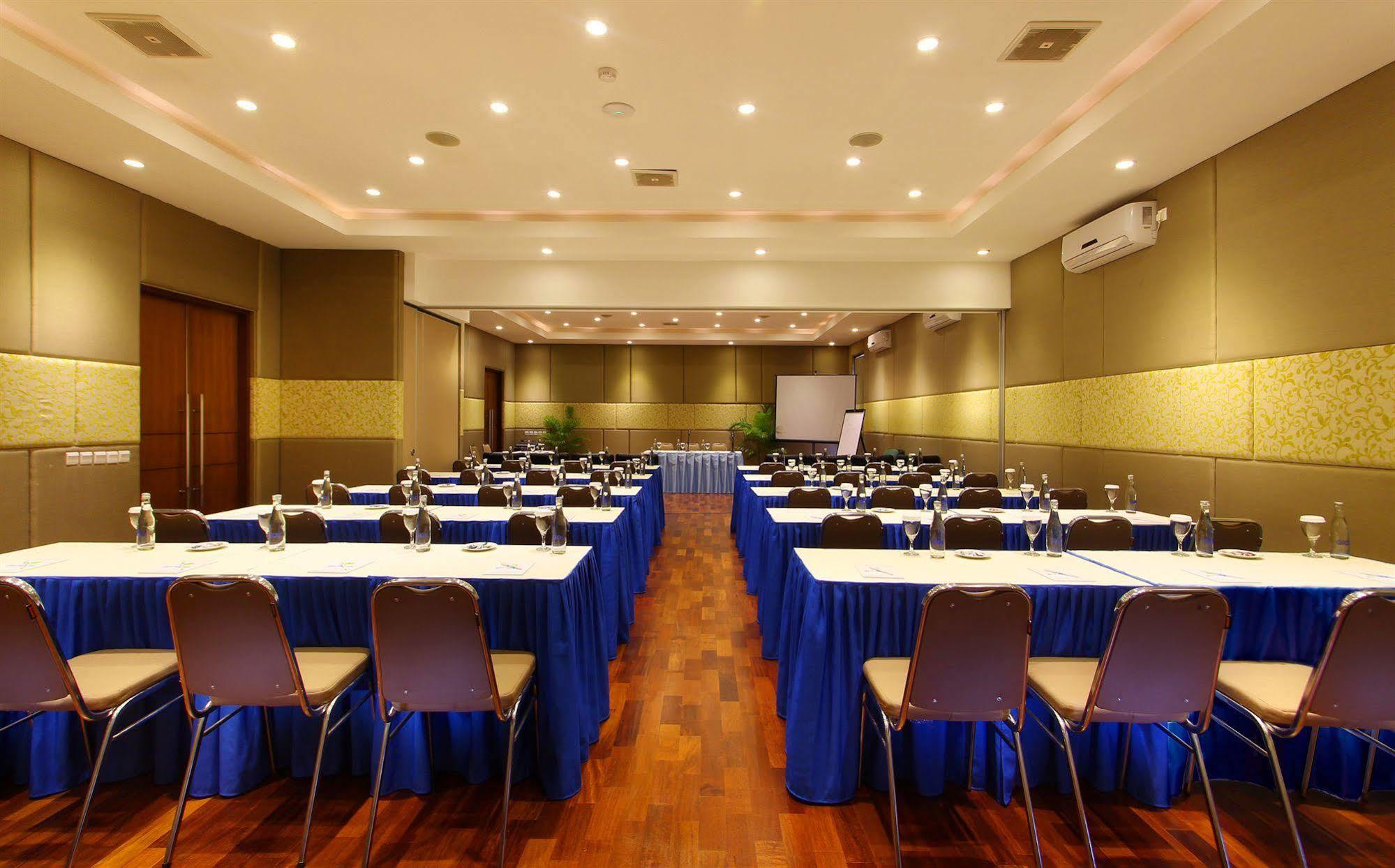 Praja Hotel Denpasar Kültér fotó