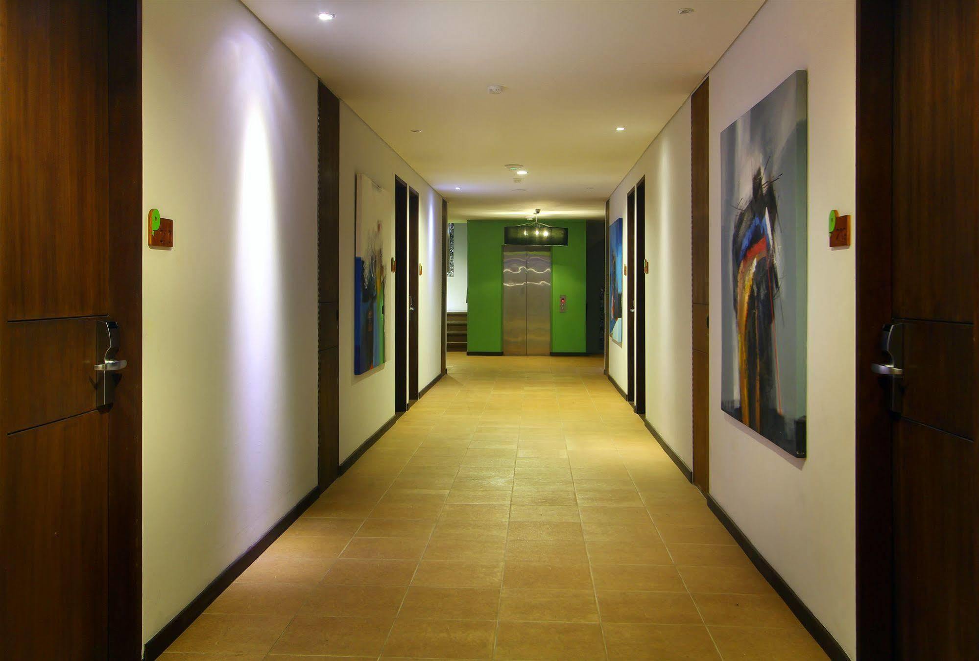 Praja Hotel Denpasar Kültér fotó