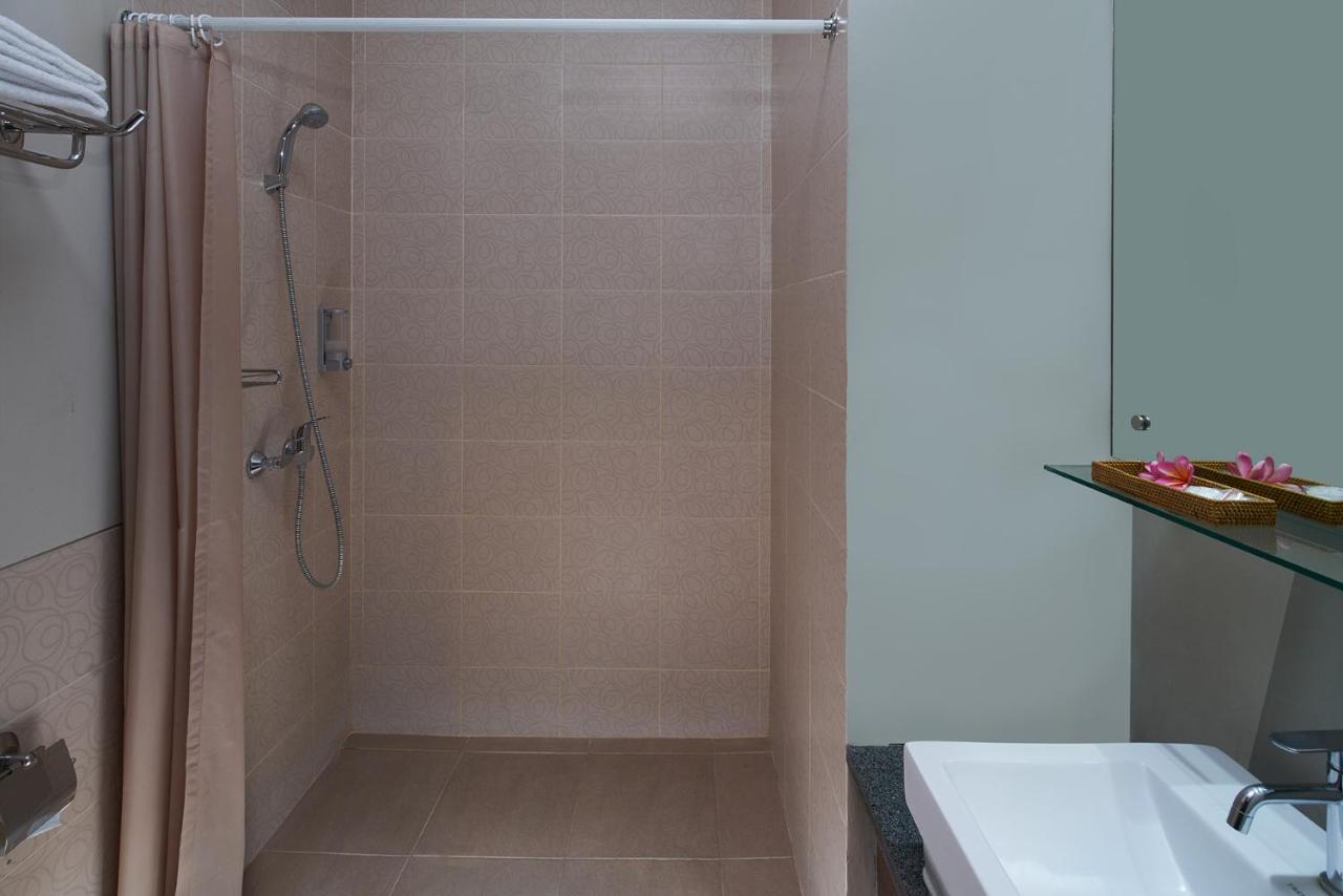 Praja Hotel Denpasar Kültér fotó